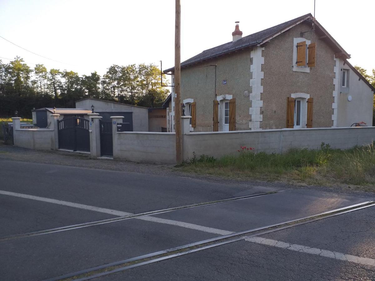 Apartamento Le Petit Pays Montgivray Exterior foto